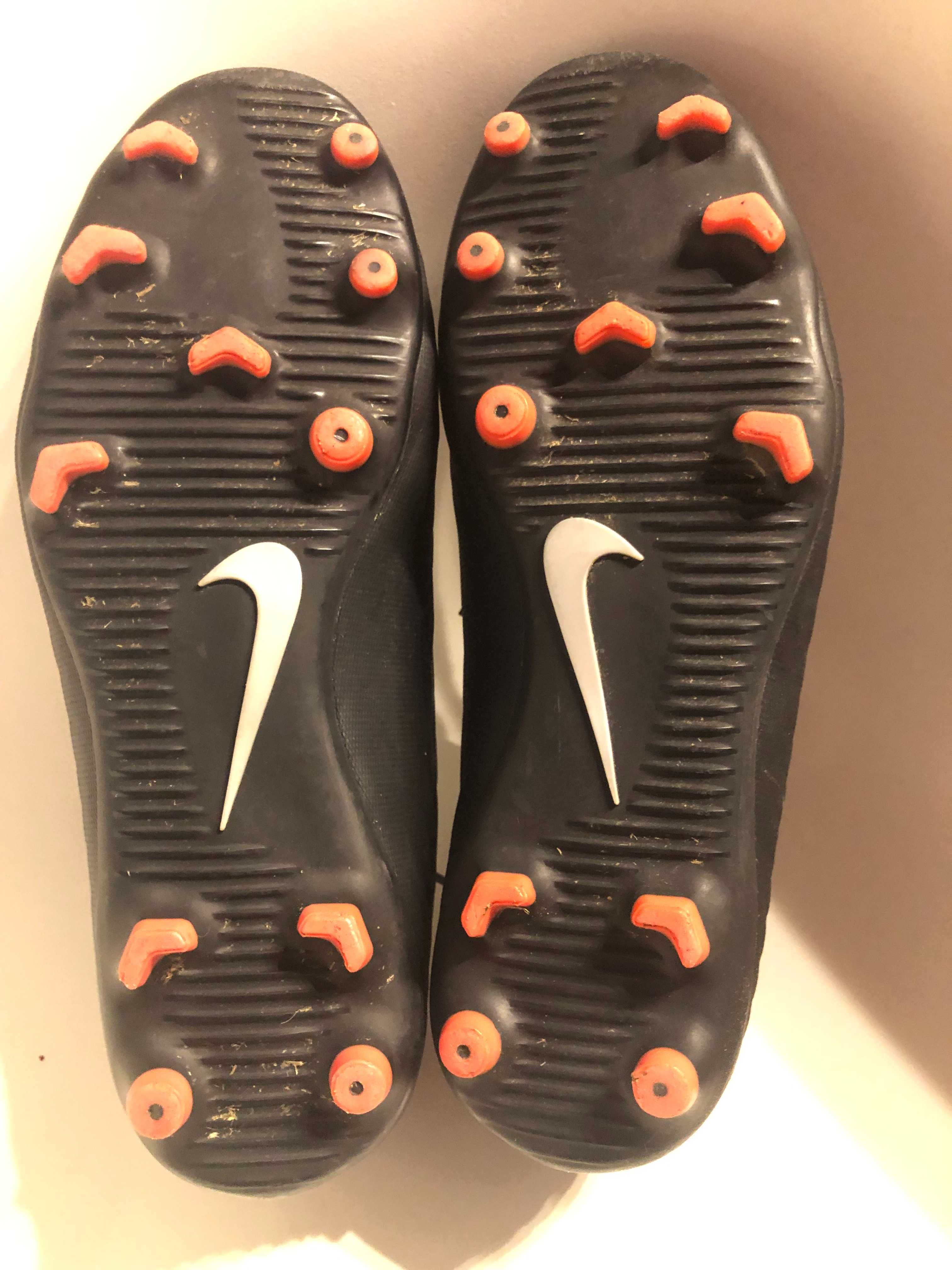 korki piłkarskie Nike rozm. 38