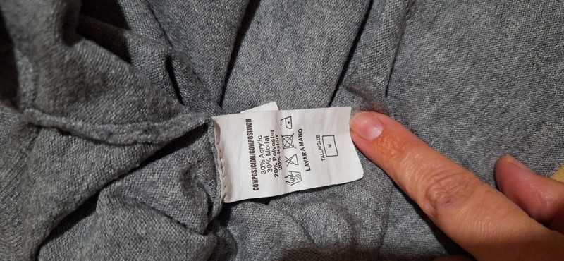 Camisola com brilhantes