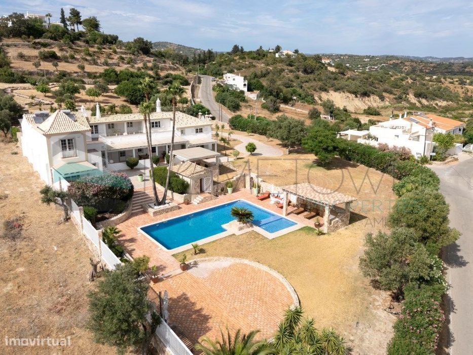 Moradia de Prestígio com 7 Quartos em Santa Bárbara de Nexe