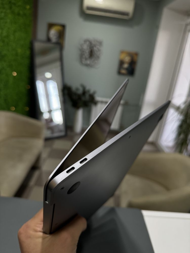 MacBook Air (13-inch 2018), core i5, 8/128, Space Gray
