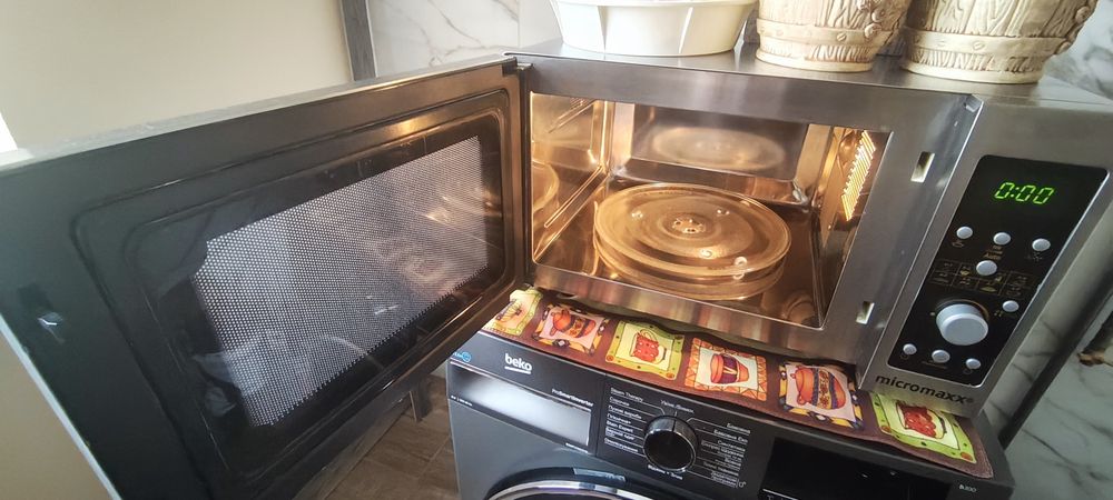 Мікрохвильова піч