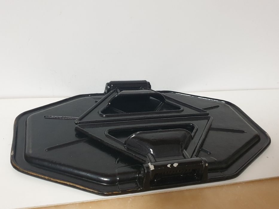 Antiga bandeja de molas /clipes para sofá brasonado