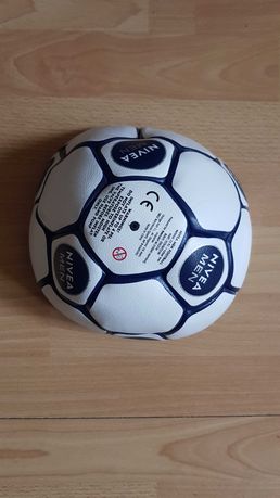 Pilka do gry w pike nozna, Nivea