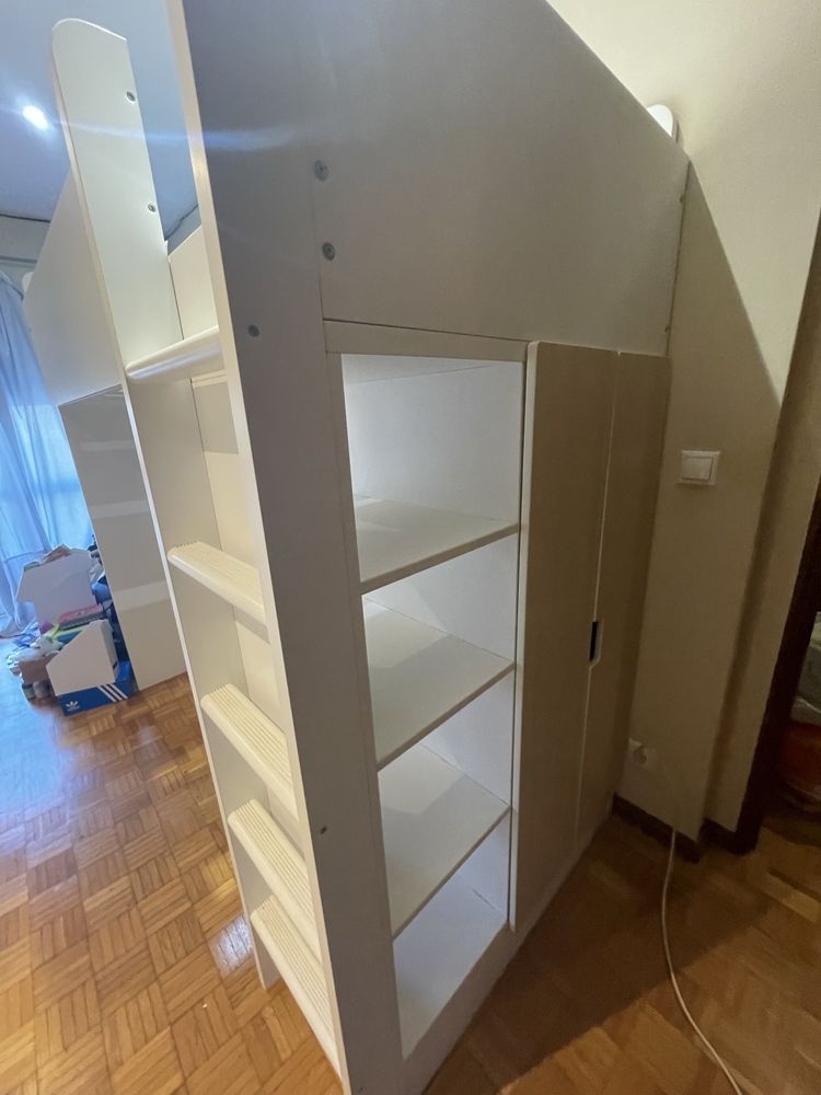 Studio IKEA em bom estado