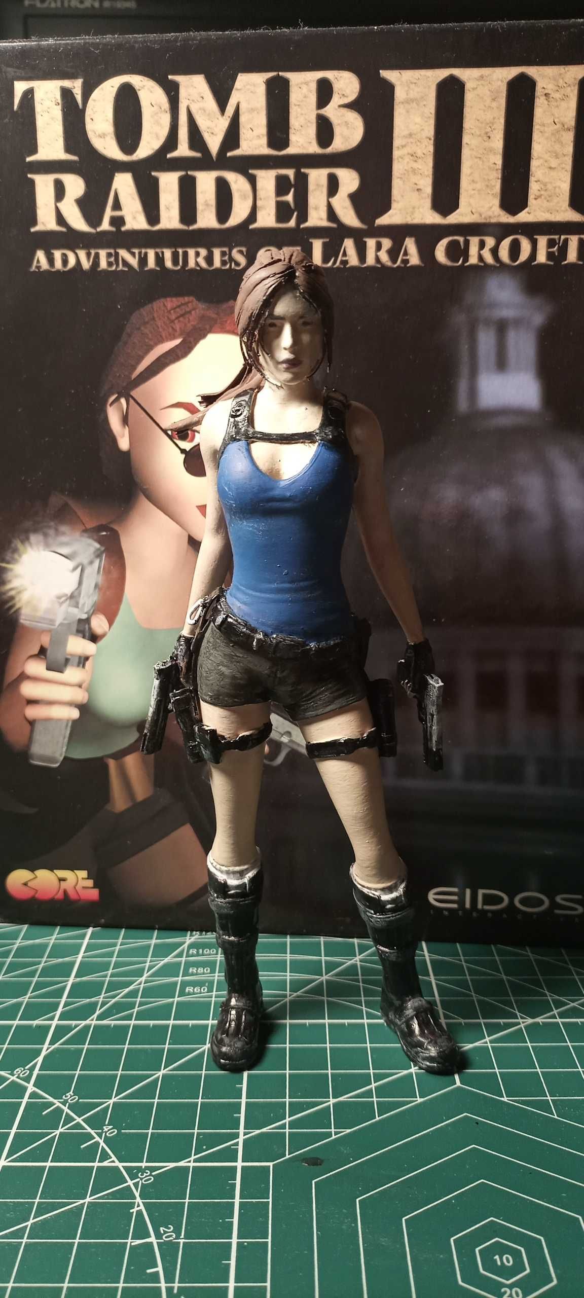 Figurka Lara Croft Tomb Raider