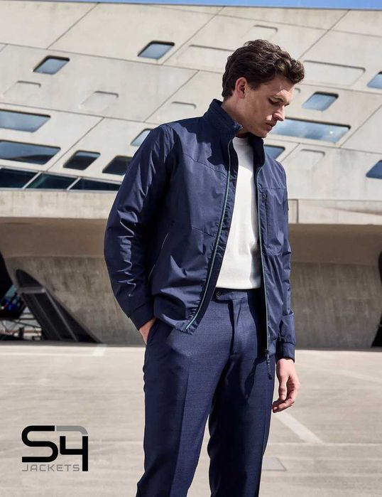 В наличии
Ветровка куртка р 54 s4 jackets