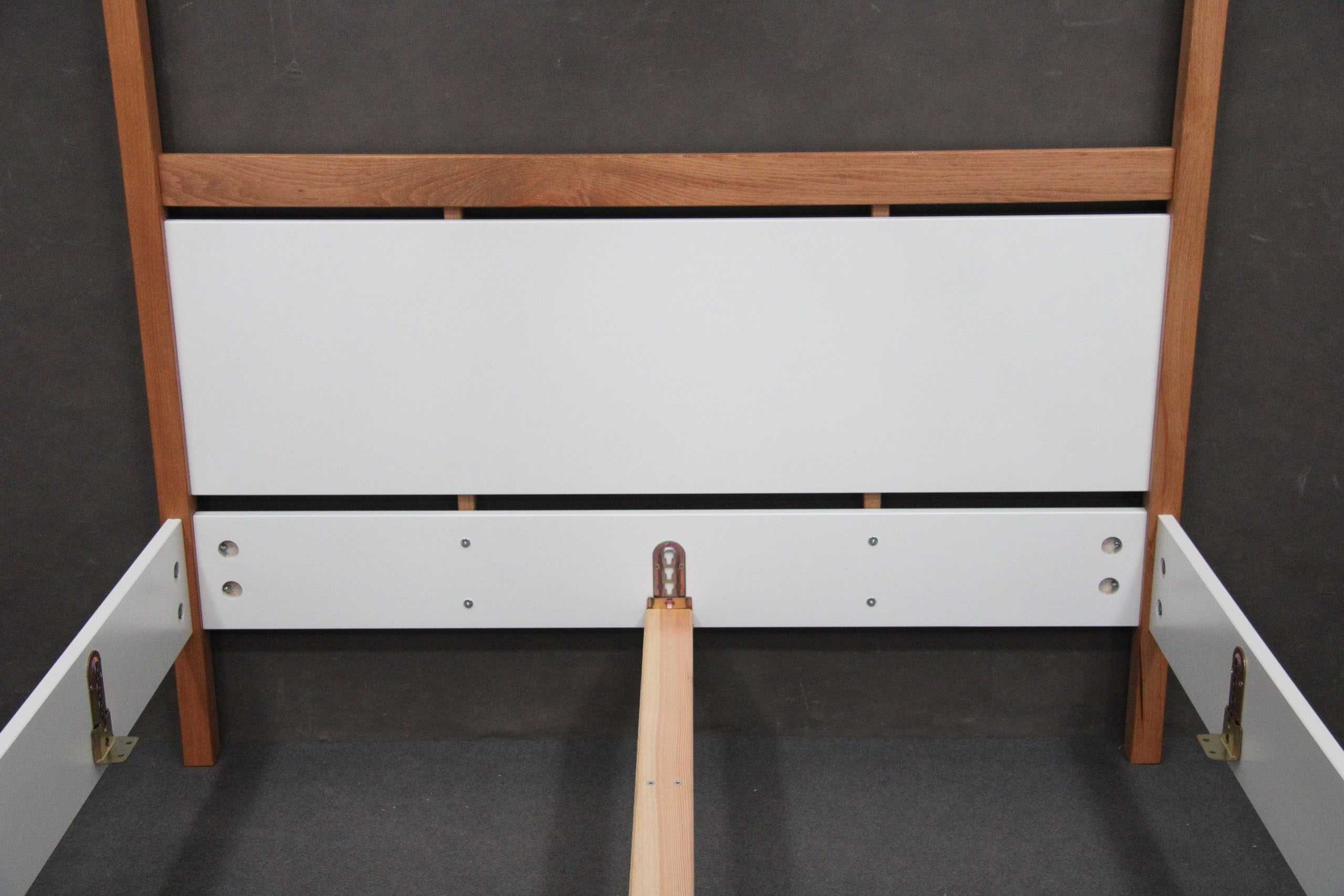Łóżko MDF 140x200 rama biała z elementami dębowymi BGM24.pl B 8669