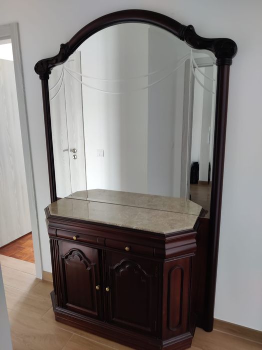 Móvel de entrada com espelho