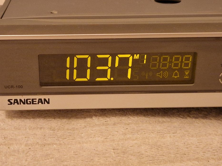 Sangean UCR-100 kuchenne