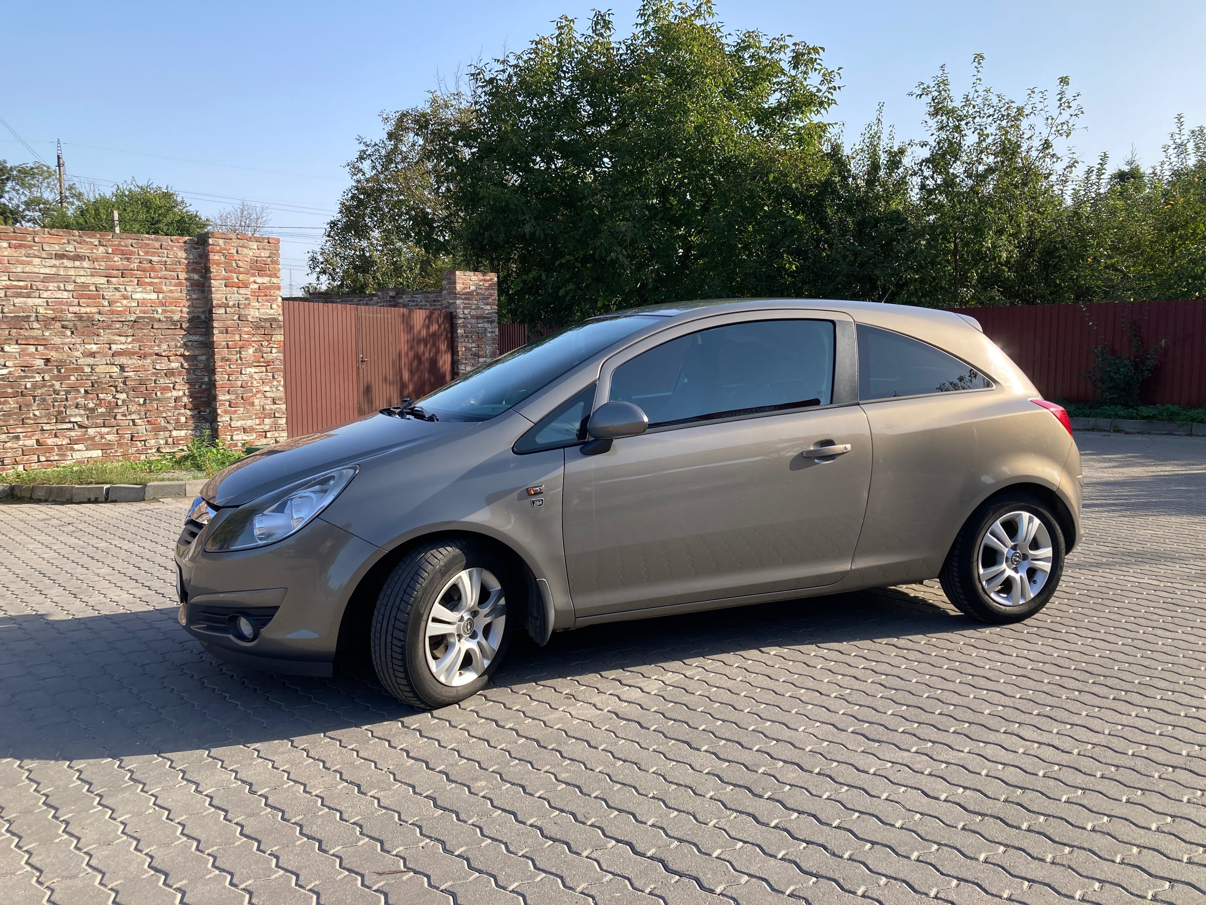 Opel Corsa d 1,3 turbo diesel 2010