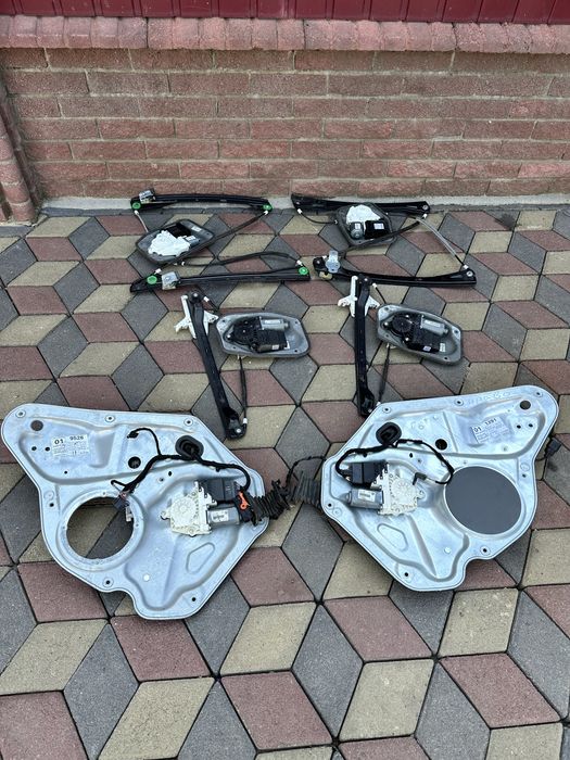 Склопідйомник Стеклопідйомники VW Golf 5 Golf 6 Golf 5 Plus