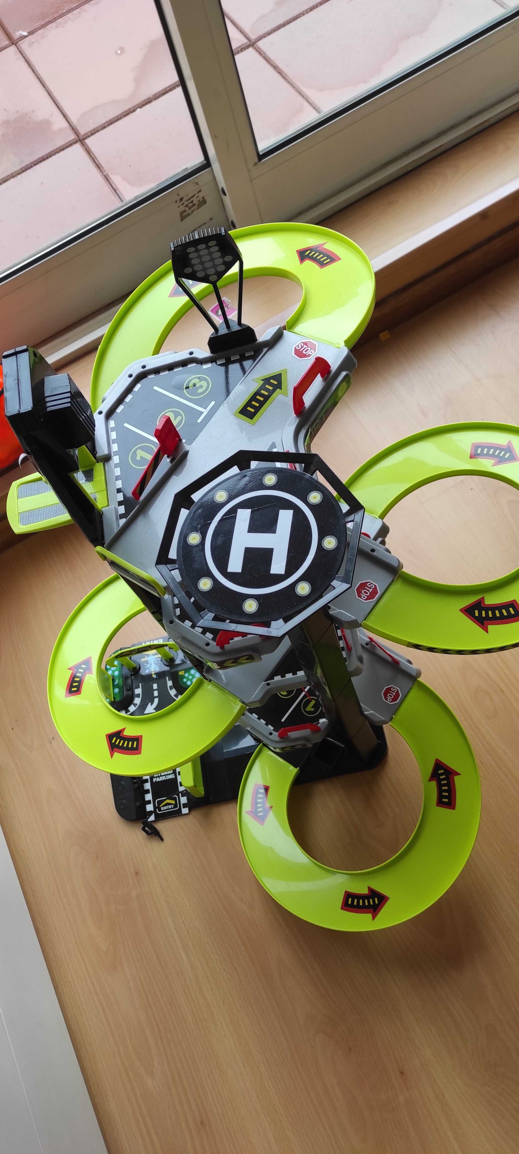 Brinquedo 2 Pistas de Carrinhos (1 por 25 euros) para meninos
