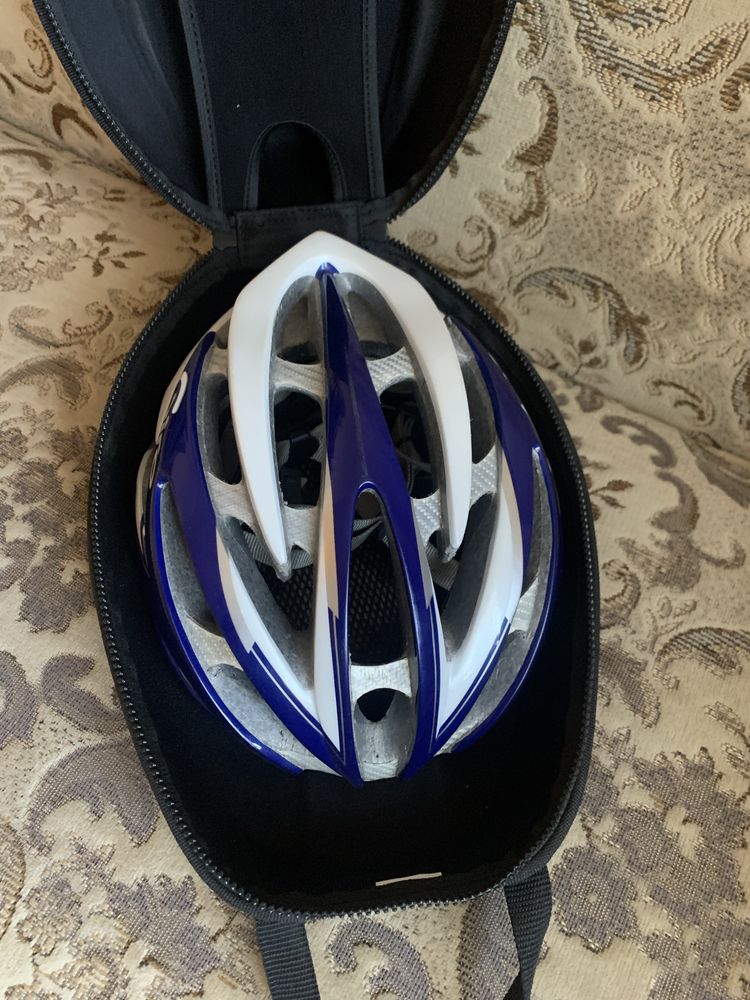 Kask rowerowy Giro Roc Loc  z futeralem
