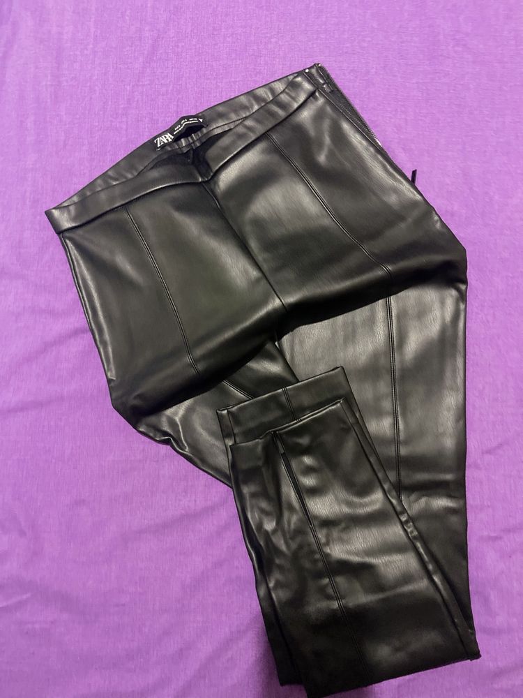 Брюки эко кожа мягкая zara