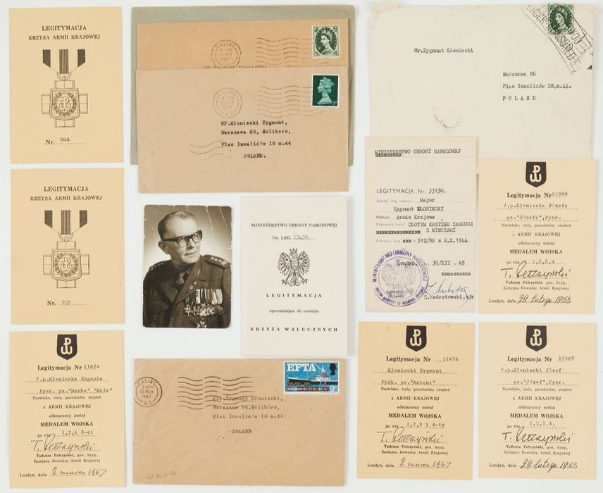 Odznaczenia i dokumenty Zygmunta Kłonieckiego WWII Pół ceny aukcyjnej