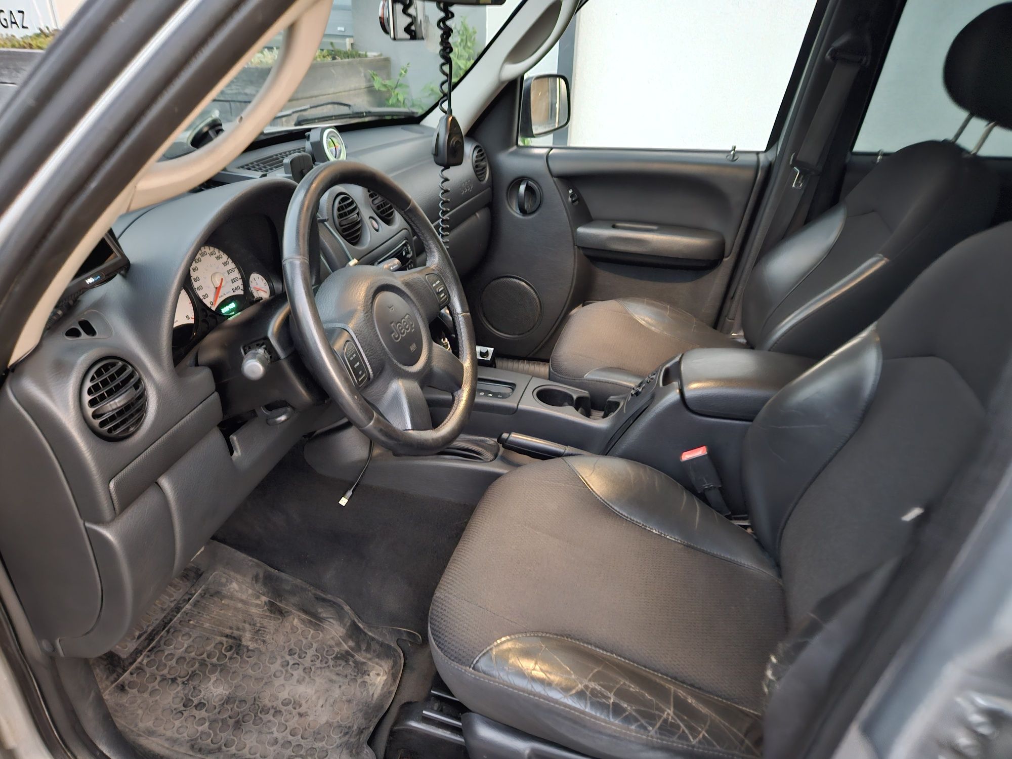 JEEP Liberty/CHerokee KJ 2.8 CRD RIVER EDITION - 2003r.