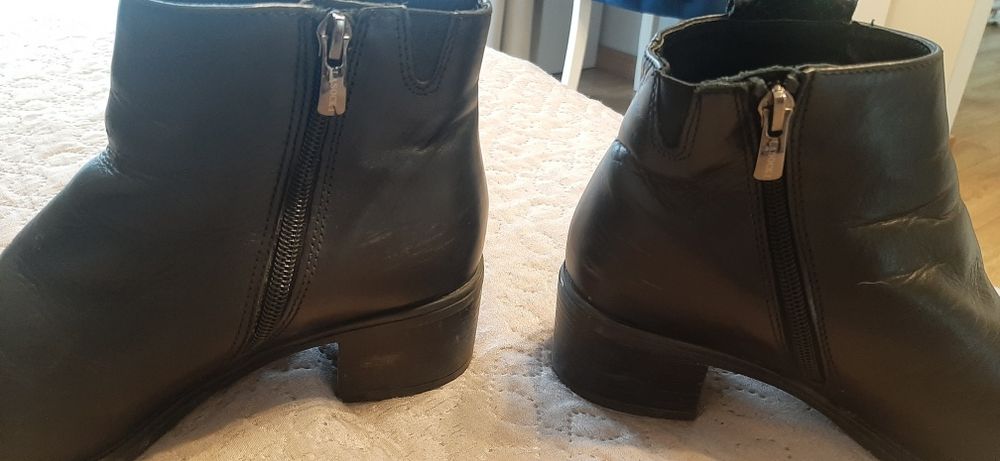 Skórzane czarne botki