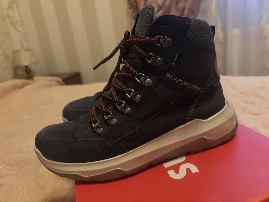 Зимові черевики для хлопчика superfit