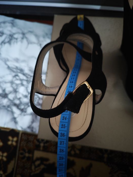 Продам женскую обувь