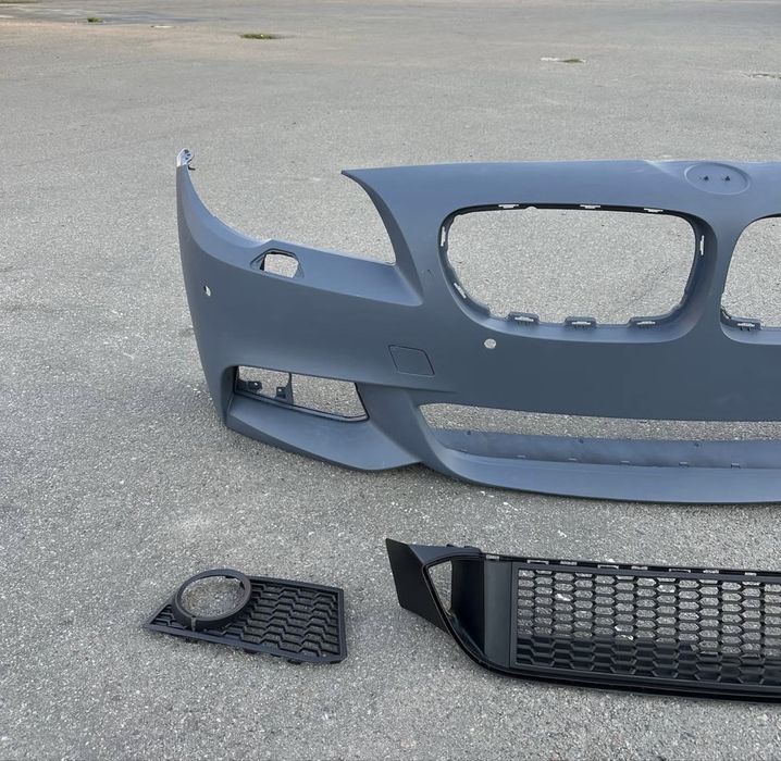 Передній М бампер BMW F10, F11 М пакет