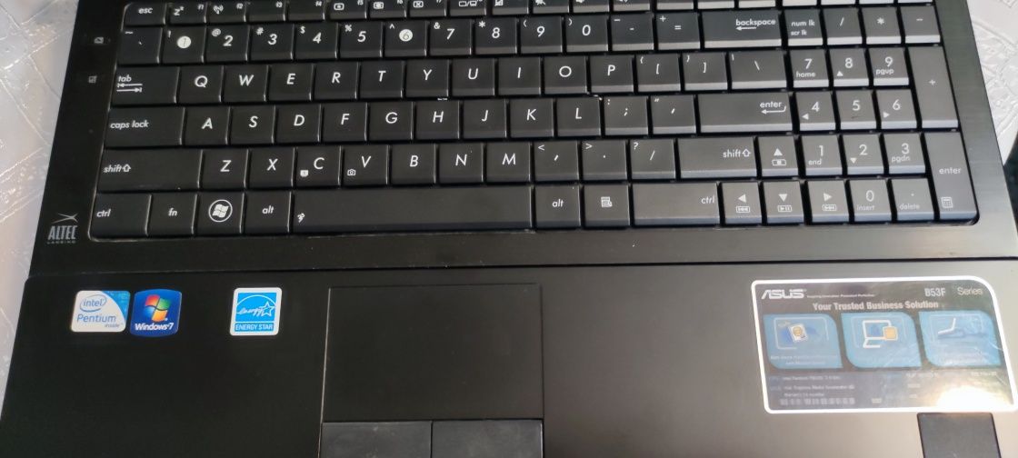 Laptop Asus B53F