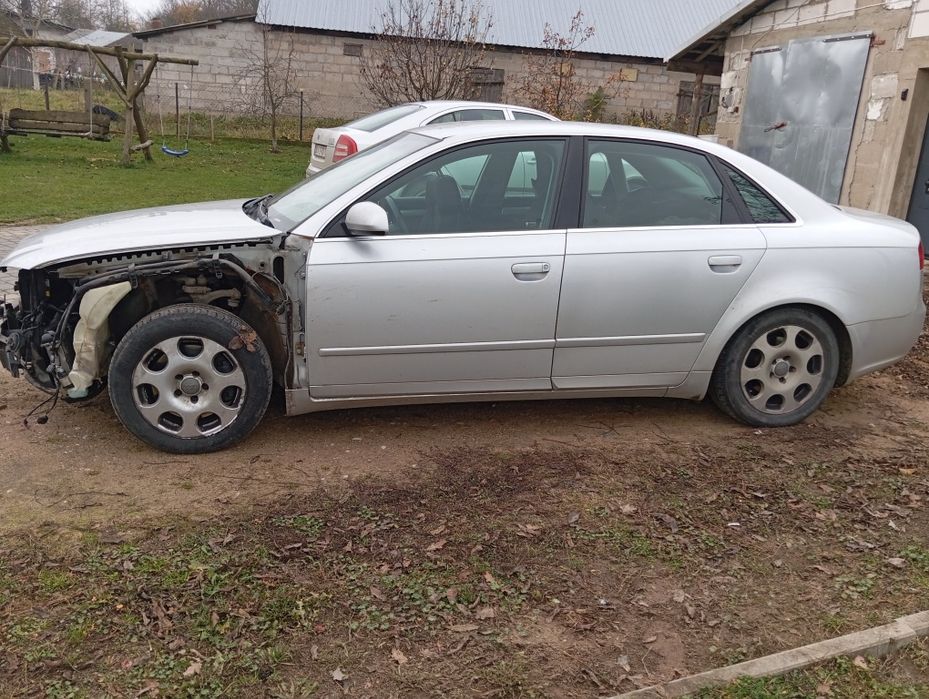 Audi a4b7 uszkodzony