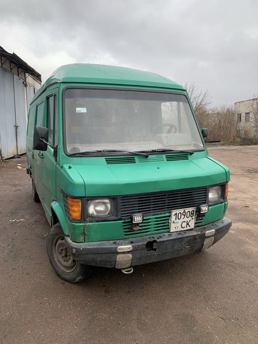 Продам бус мерседес т 1 на впевненому ходу