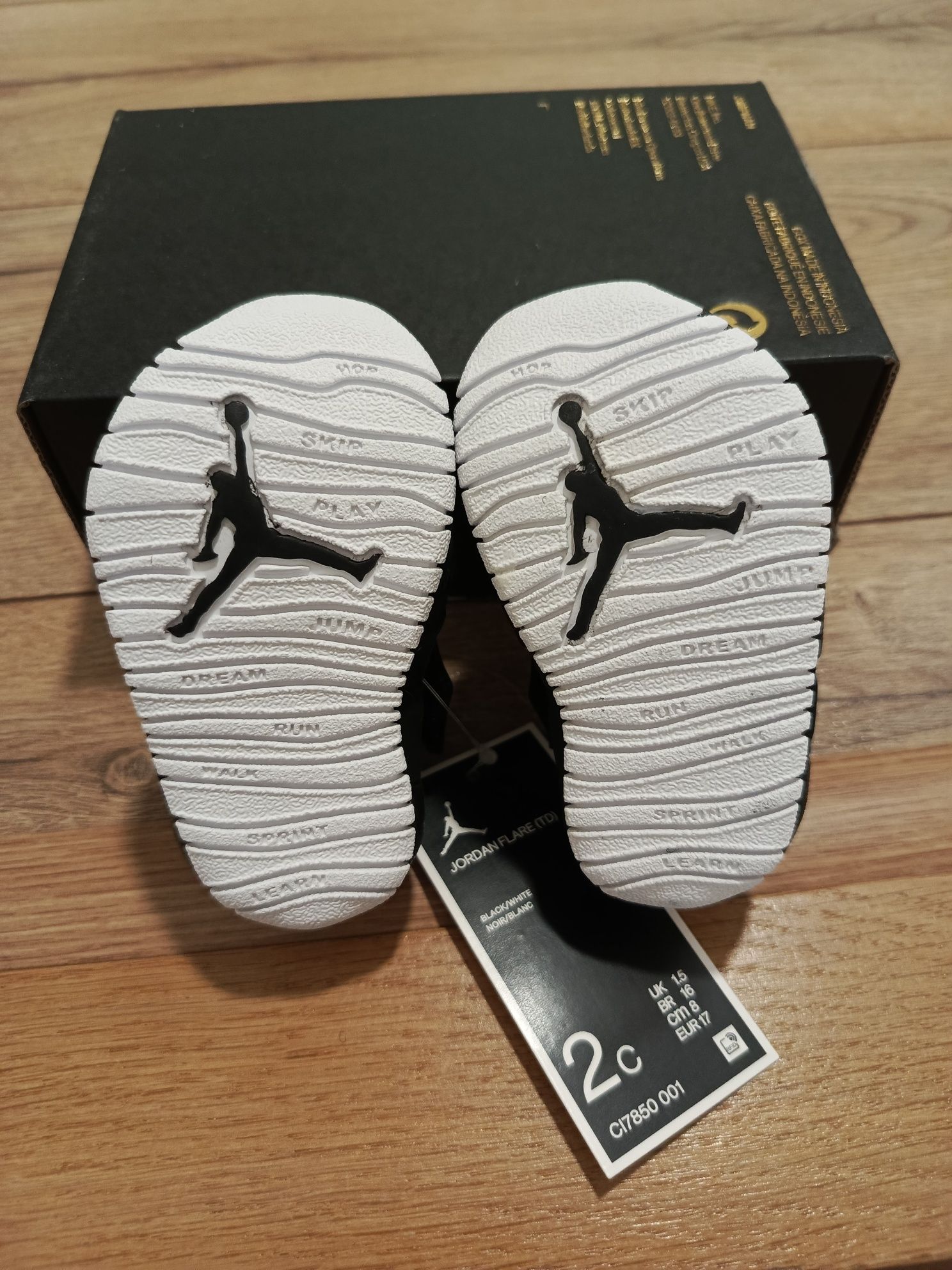 Sandałki niemowlęce Nike Jordan rozm. 17