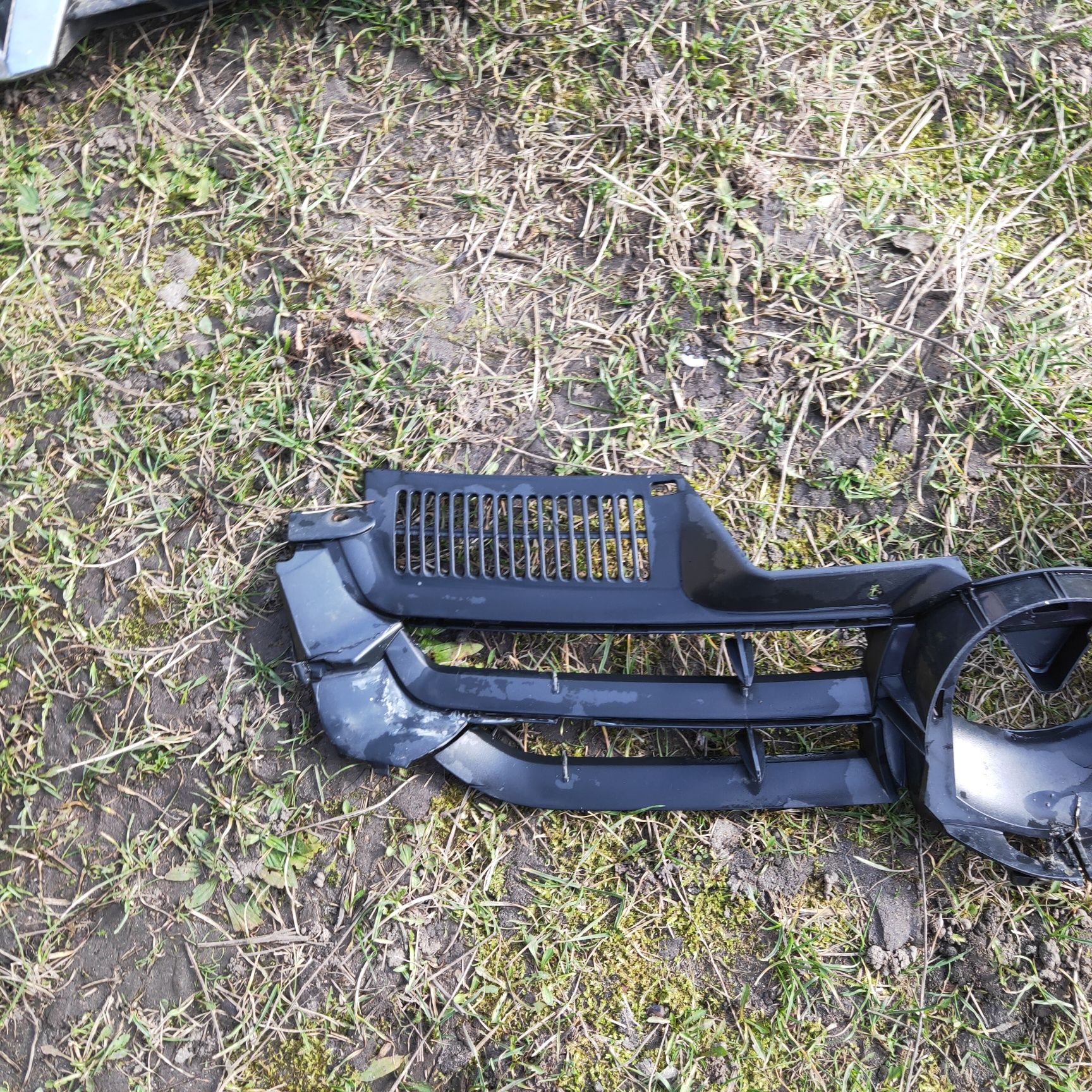 Grill atrapa Chłodnicy Zderzaka przedniego Volkswagen Golf 5 V