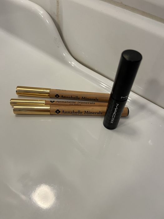 Tusz MAC i 3 kredki do oczu