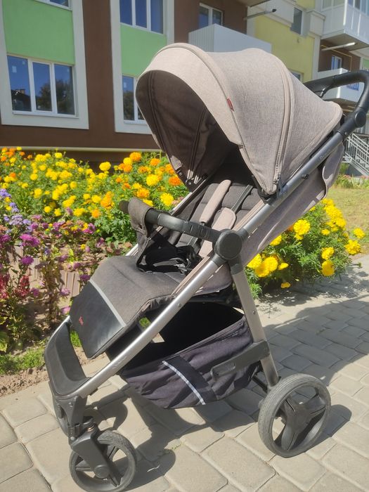 Прогулянкова коляска carello bravo