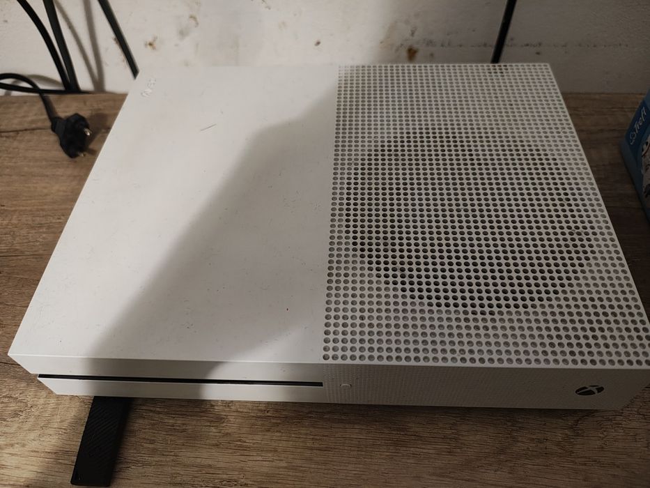 Konsola Xbox one S +gry