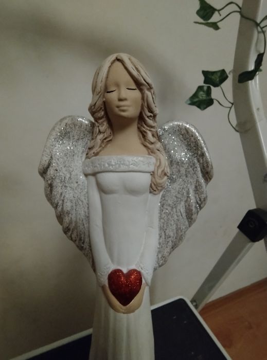 Aniołek porcelanowy
