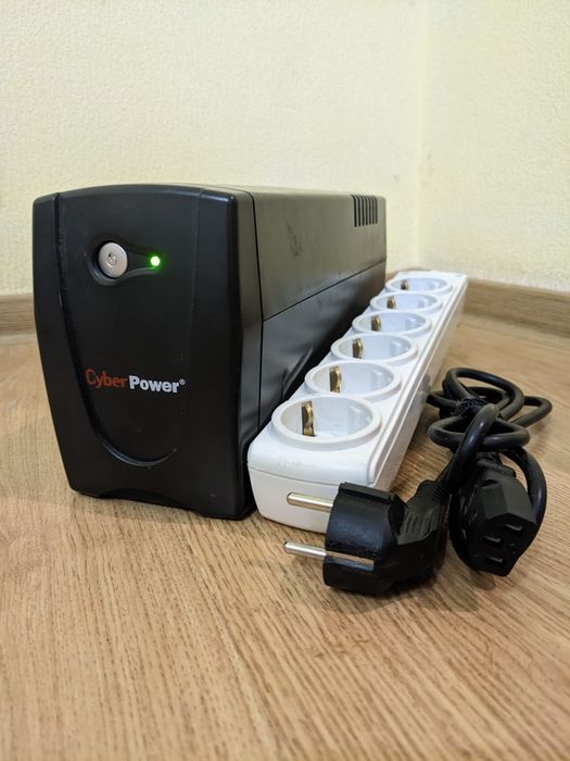 Бесперебойник ДБЖ UPS Cyber Power 700E + АКБ 12V 7.2Ah