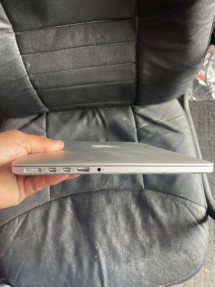 Macbook Pro i5 Retina 2.7 I5