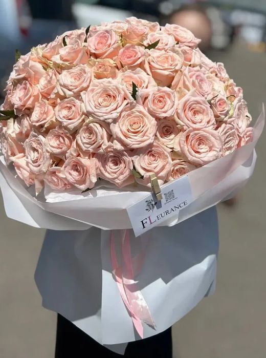 Замовлення букету троянд 51, 101, 201, 301 шт за оптовими цінами