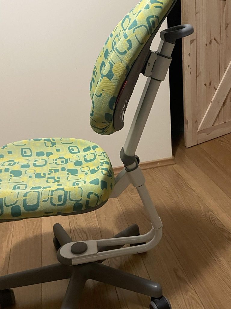 Krzesło ergonomiczne do biurka dla dziecka