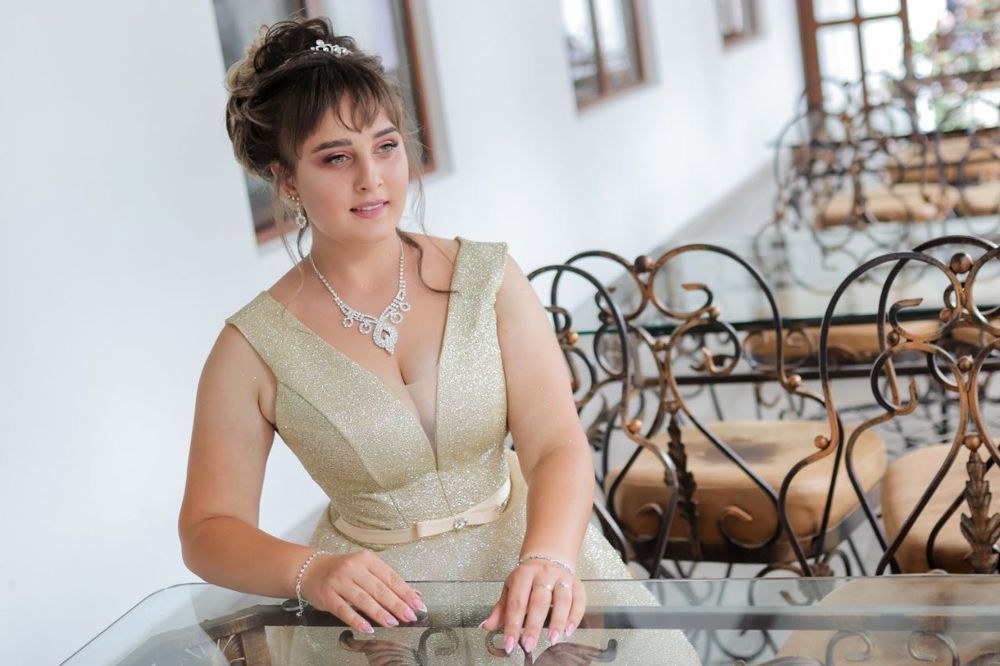 Продам випускну сукню