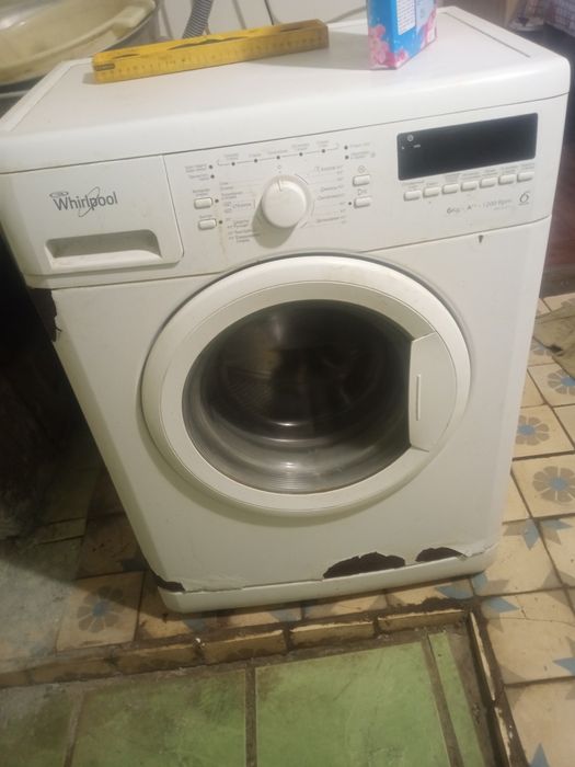 Продам стиральную машину Whirlpool.