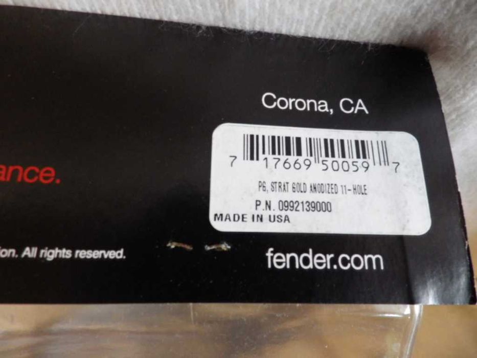 Oryginalny Fender Stratocaster Metalowy Gold Pickquard