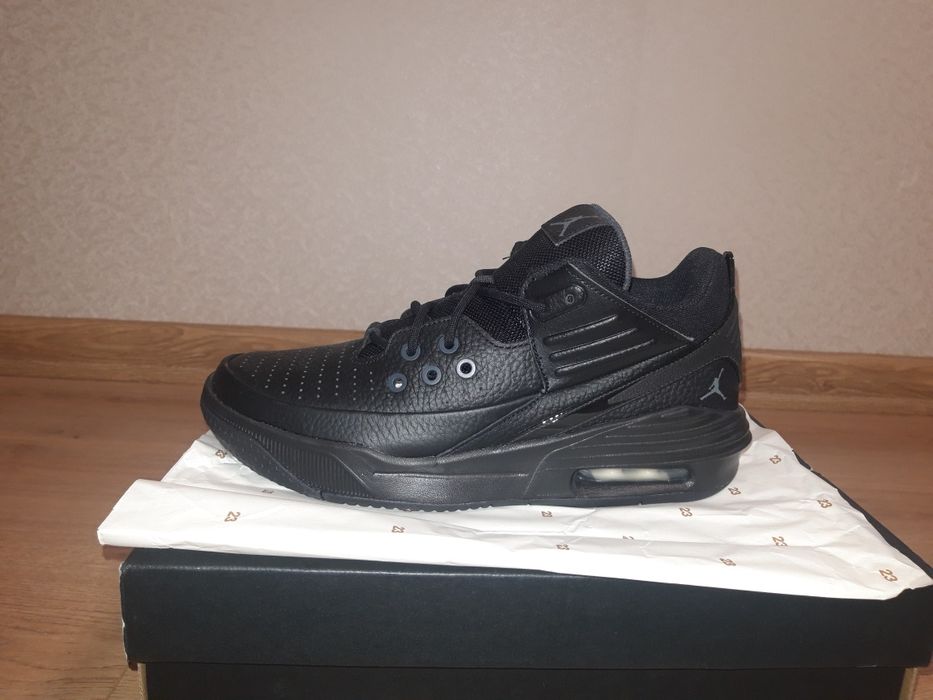 Нові кросівки чоловічі Air Jordan Max Aura 5
