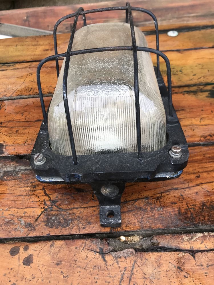 Stara lampa Polam.