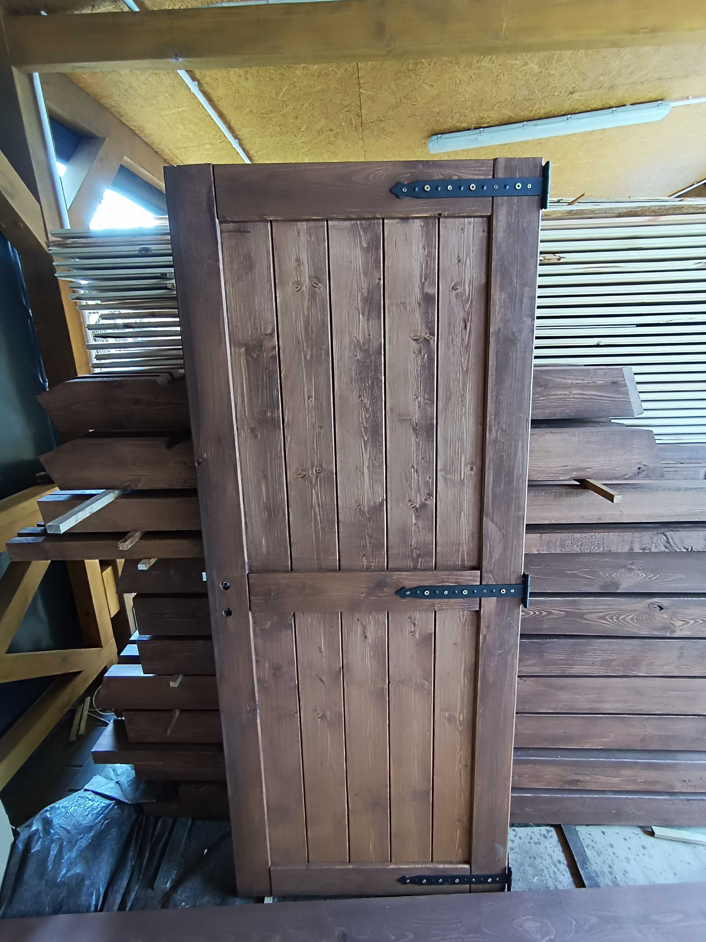 Drzwi drewniane techniczne gospodarcze