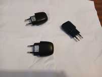 Três tomadas para USB