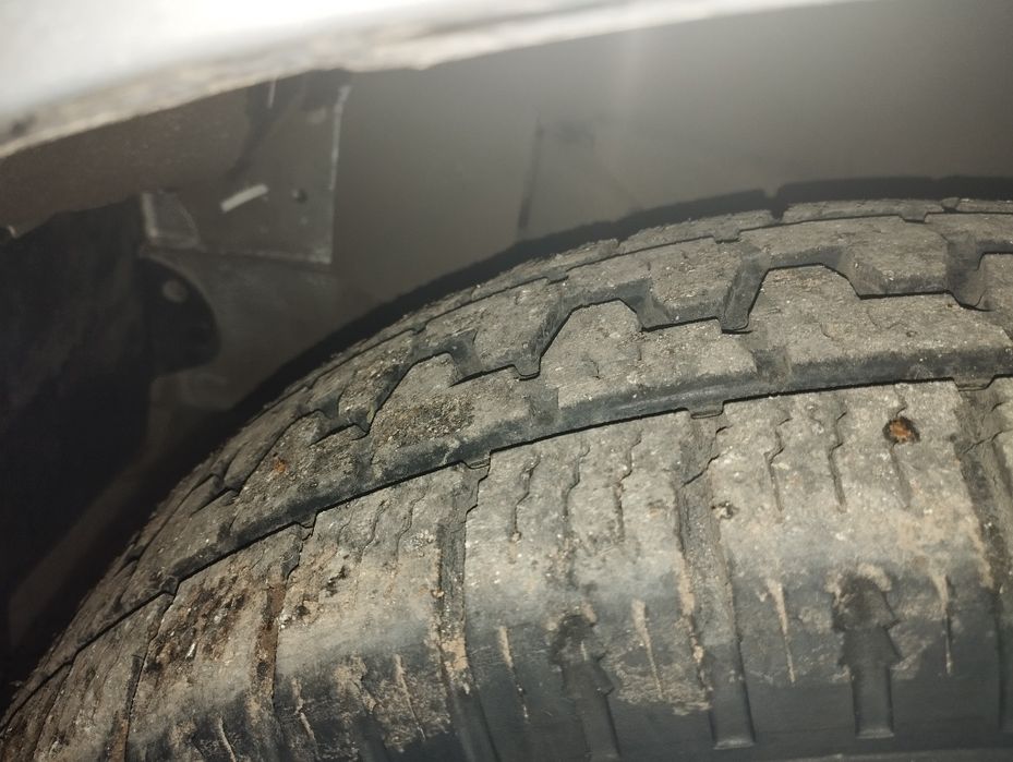 Резина грузовая  r15c yokohama