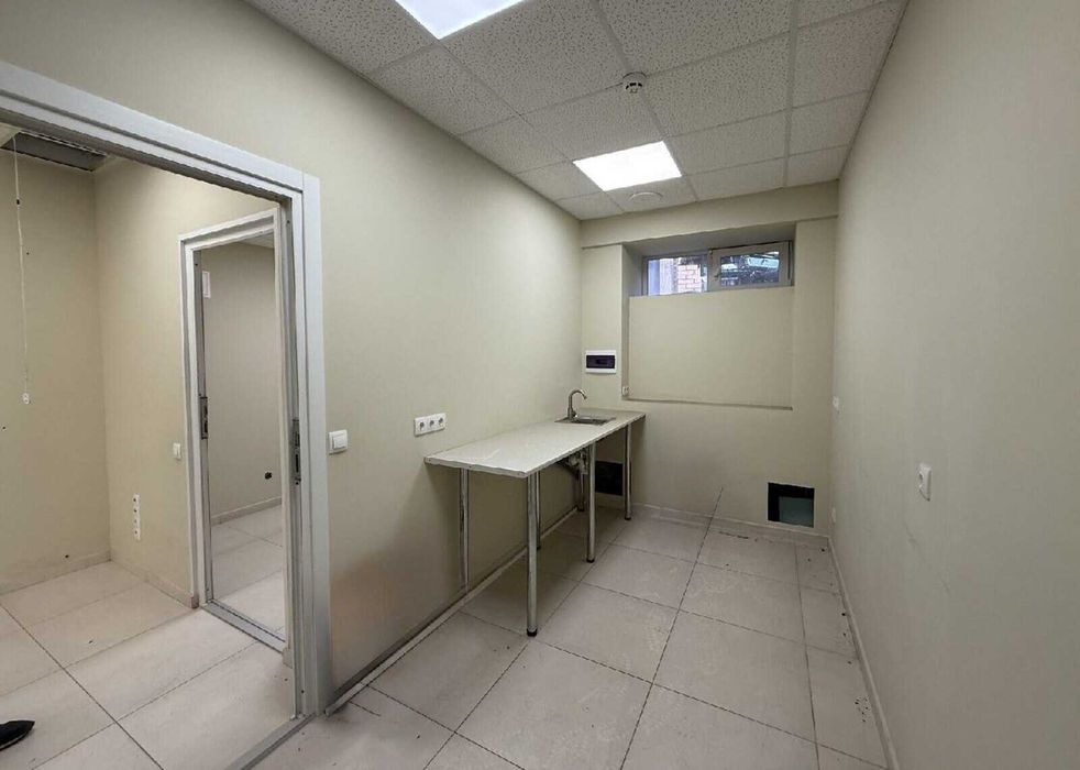 Здається комерційне приміщення на вул. Тетяни Яблонської