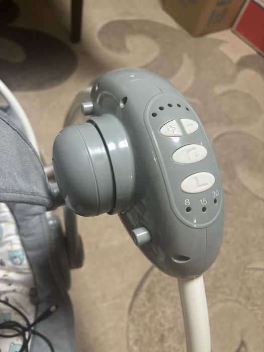 Крісло-гойдалка для немовлят