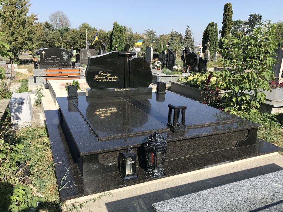 Памятники з граніту (досвід роботи 20 років)