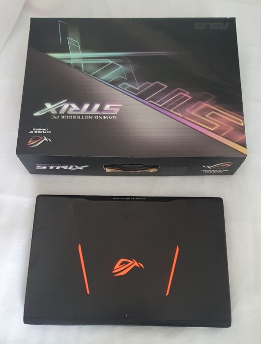Asus ROG Strix GL553VE15,6" i7-7700 HQ, GTX 1050Ti, 8GB RAM, 1 TB HDD