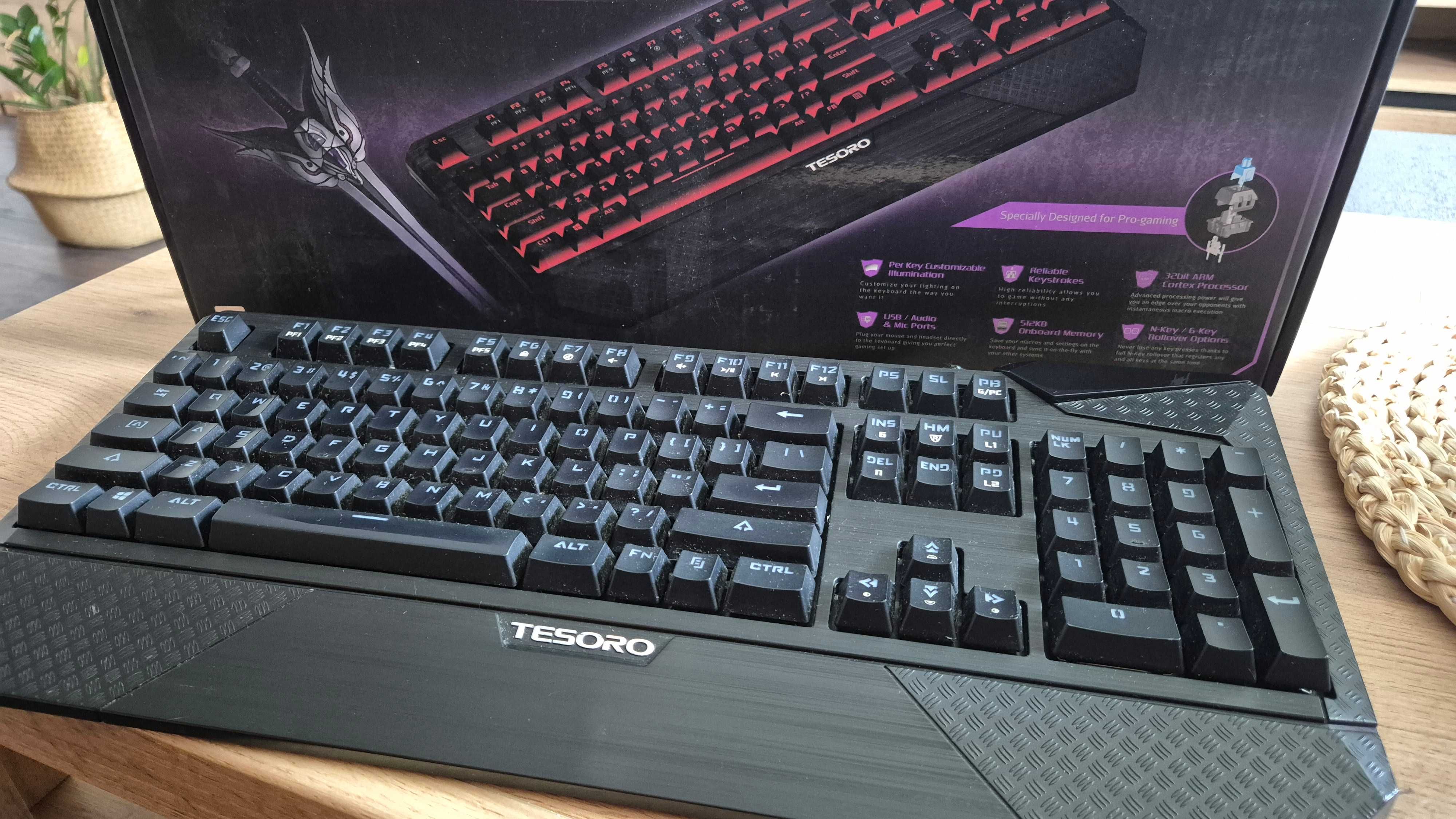 Tesoro Durandal Ultimate Cherry MX Brown